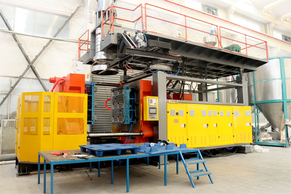 為什么要選擇吹塑托盤生產(chǎn)廠家？