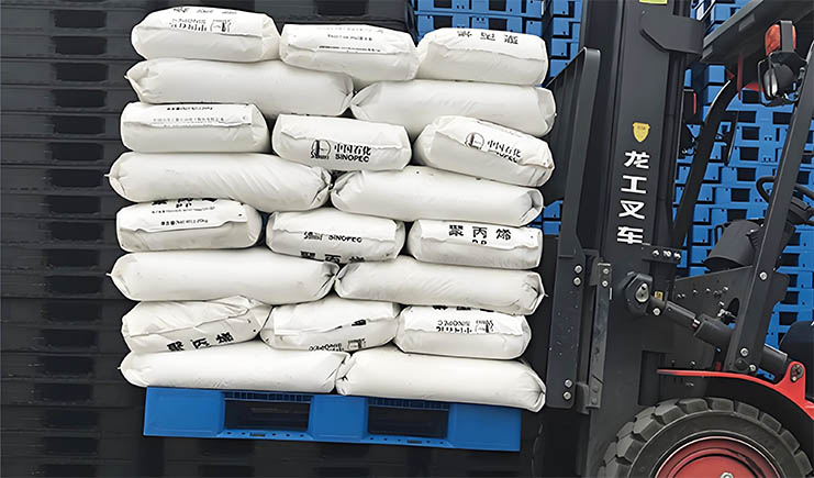 塑料托盤怎么與叉車配合？