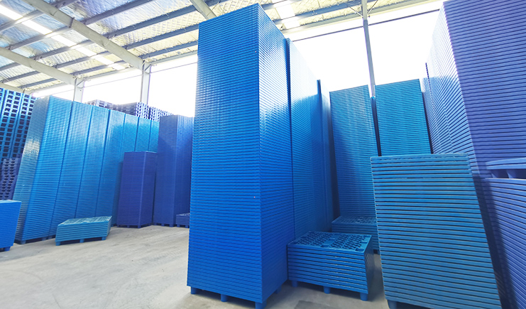 九腳網格塑料托盤的特點與應用