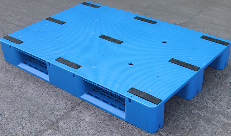 川字平板塑料托盤有哪些優(yōu)點？